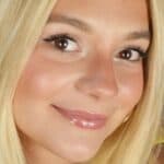 Abigail Lutz close up
