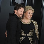 Kelly Clarkson Ordered To Pay Ex-Husband $200,000 A Month In Support