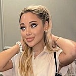 Gabi DeMartino selfie