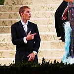 Justin Bieber and wife Hailey have a Mr amp Mrs Smith type moment as they show PDA at the Met Gala in NYC