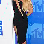 Britney Spears slays it in the buff on a beach