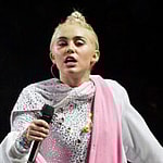 Miley Cyrus dedicates next show to Taylor Hawkins