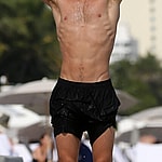 Shawn Mendes looks amazing as he hits the beach with friends in Miami