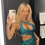 Abby Dowse taking a selfie.