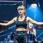 Taylor Swift makes a surprise guest appearance during Haim s show at the O2 Arena