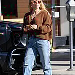 Hilary Duff takes daughter Banks along as she runs errands