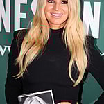 Jessica Simpson reveals juicy details about a secret affair with a movie star