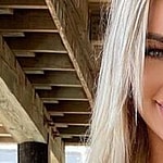 Lindsey Pelas close up