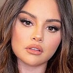 Selena Gomez close up