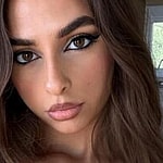 Eva Savagiou snaps a selfie.