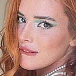 Bella Thorne close up