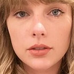 Taylor Swift close up