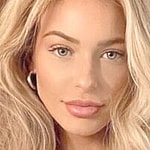 Hannah Palmer close up