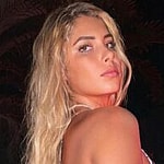 Andreea Dragoi poses for the camera.