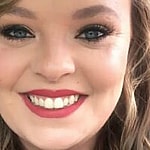 Catelynn Lowell smiles from her car