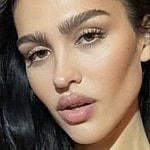 Amelia Hamlin close up