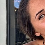 Alexandra Ianculescu takes a selfie.