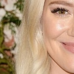 Hilary Duff smiles close up