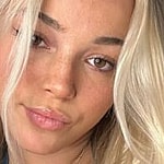 Olivia Dunne snaps a selfie.