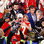 Taylor Swift embraces Travis Kelce after Super Bowl win!