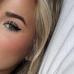 Emily Elizabeth snaps a selfie.