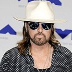 Billy Ray Cyrus (left) Trace Cyrus (right)