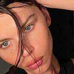 Georgia Fowler snaps a selfie.