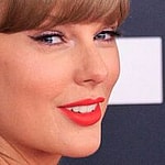 Taylor Swift close up