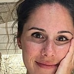 Alexandra Ianculescu snaps a selfie.