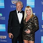 Photograph of Alan Hamel and Suzanne Somers and Joanna Cassidy