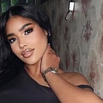 Andreina Santos up close