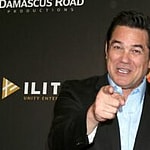 Dean Cain on the red carpet