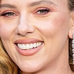 Scareltt Johansson close up
