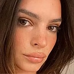 Emily Ratajkowski selfie