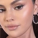 Selena Gomez close up