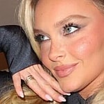 Camille Kostek selfie