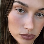 Hailey Bieber selfie