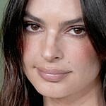 Emily Ratajkowski close up