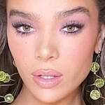 Hailee Steinfeld close up
