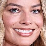 Margot Robbie close up