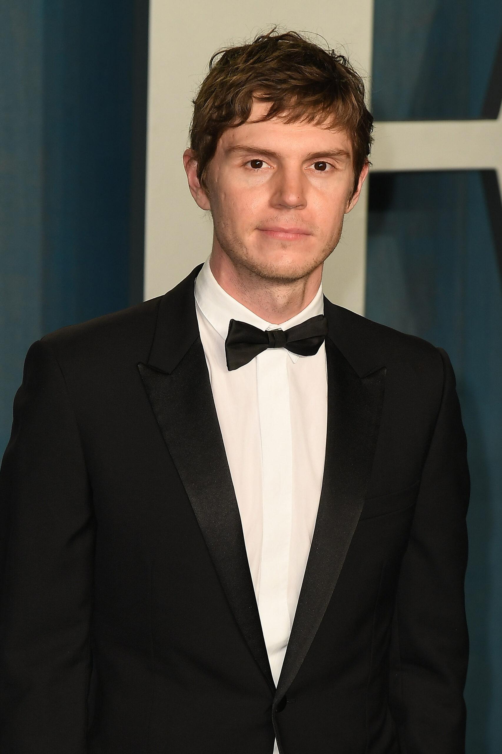 Evan Peters almost in White Lotus Season 2