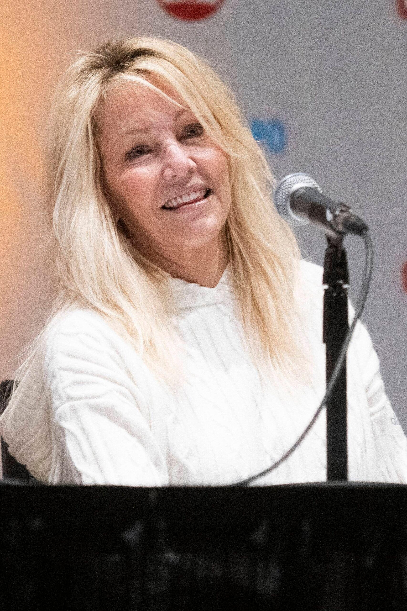 Heather Locklear Makes Rare Public Appearance At Calgary Expo