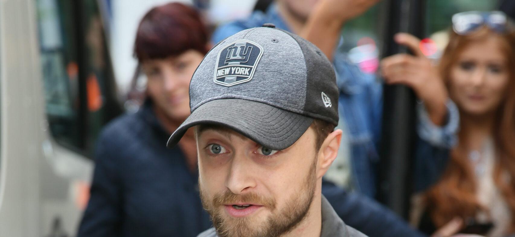 Daniel Radcliffe, Harry Porter Star, leaving BBVC Radio Two Radio Studios - London. 25 Apr 2019 Pictured: Daniel Radcliffe. Photo credit: mega TheMegaAgency.com +1 888 505 6342 (Mega Agency TagID: MEGA405606_001.jpg) [Photo via Mega Agency]