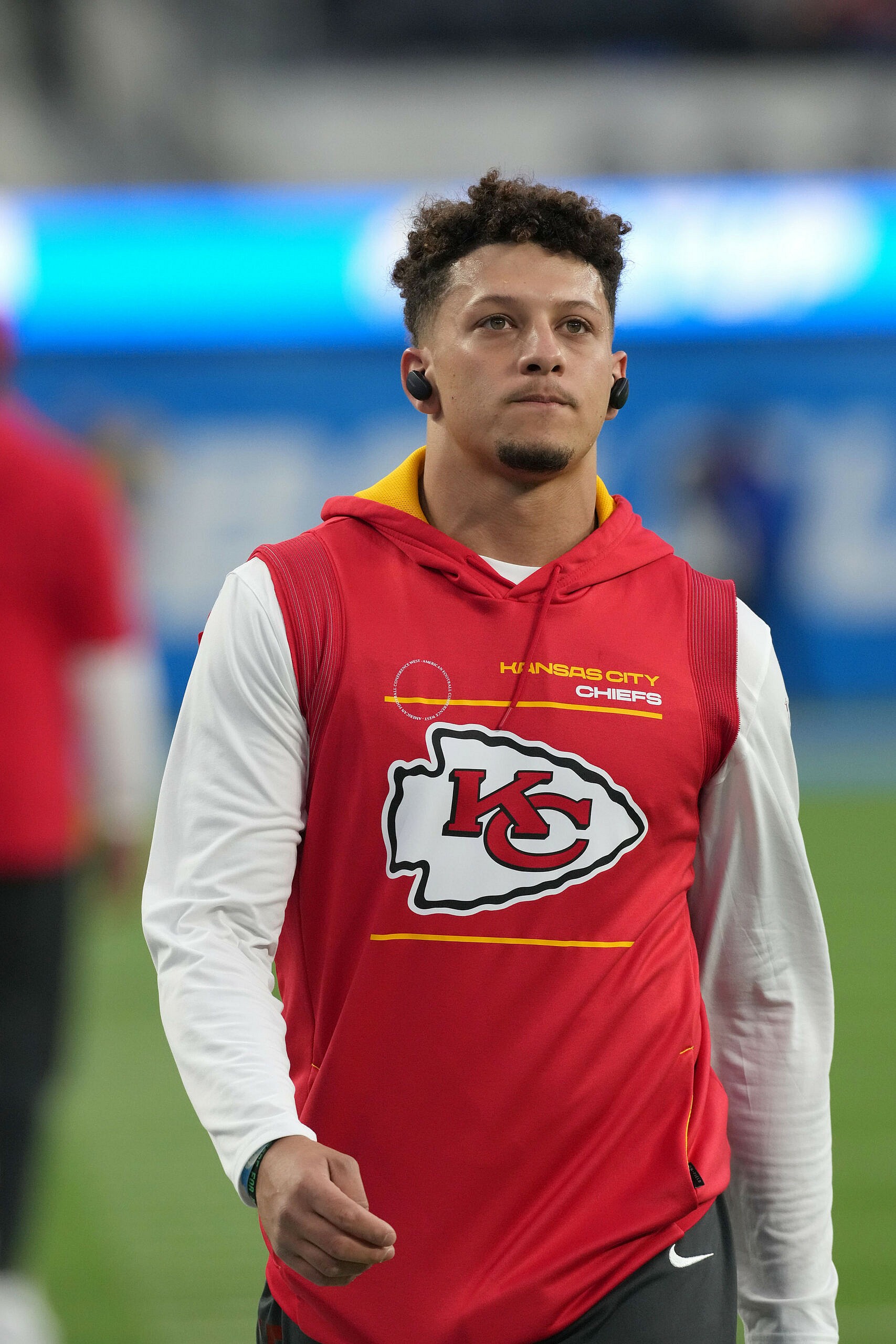 Chiefs Quarterback Patrick Mahomes Warms Up at SoFi Stadium