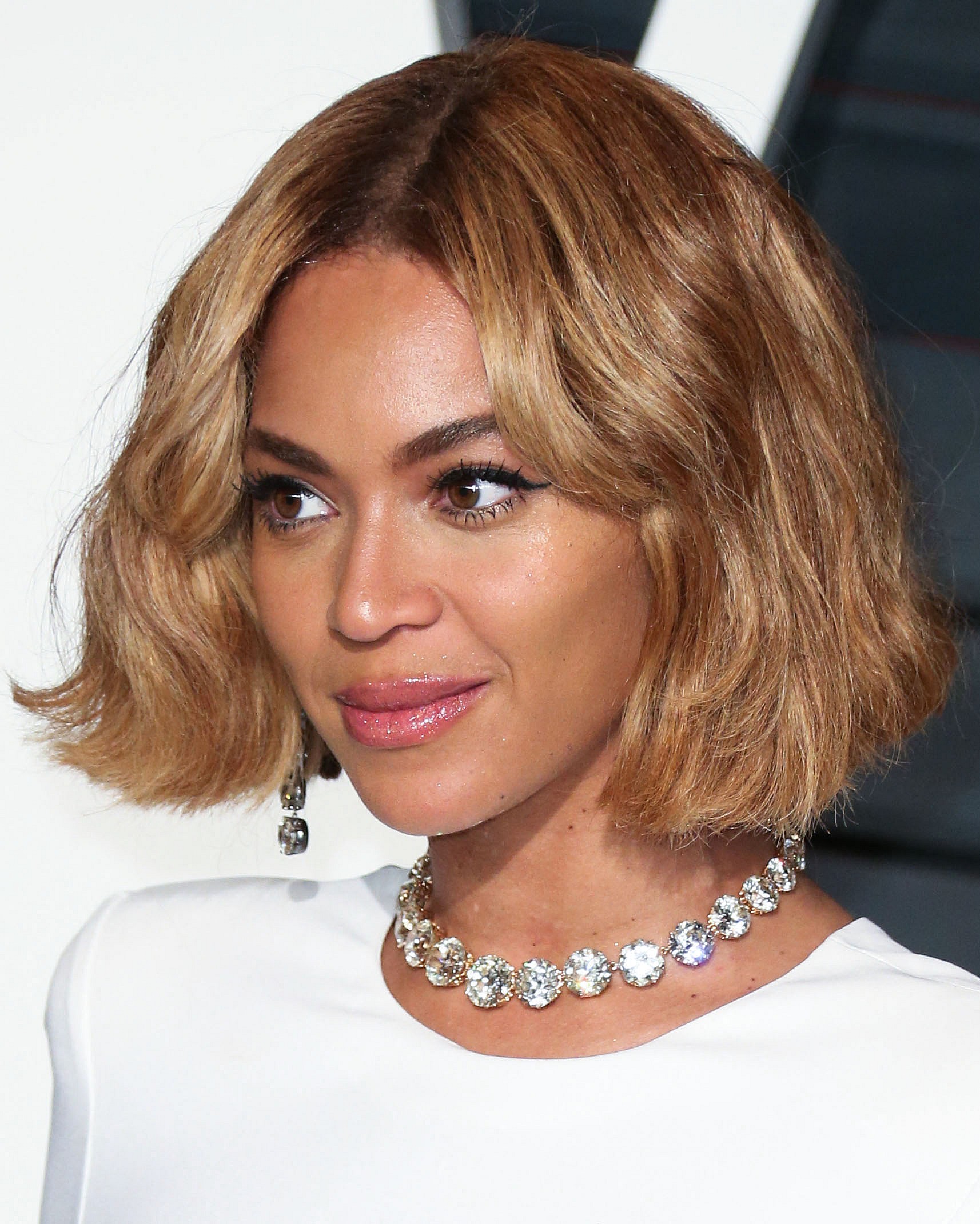 Dolly Parton Gives Beyoncé Her Blessing To Cover THIS Hit Song