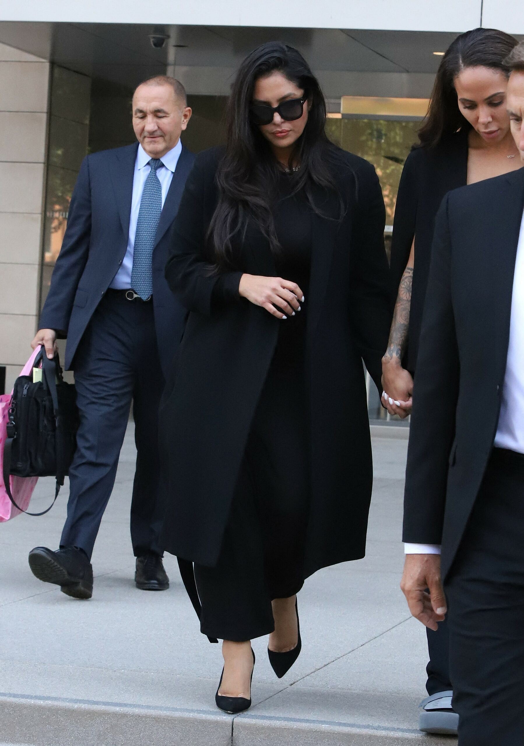 Vanessa Bryant leaving court