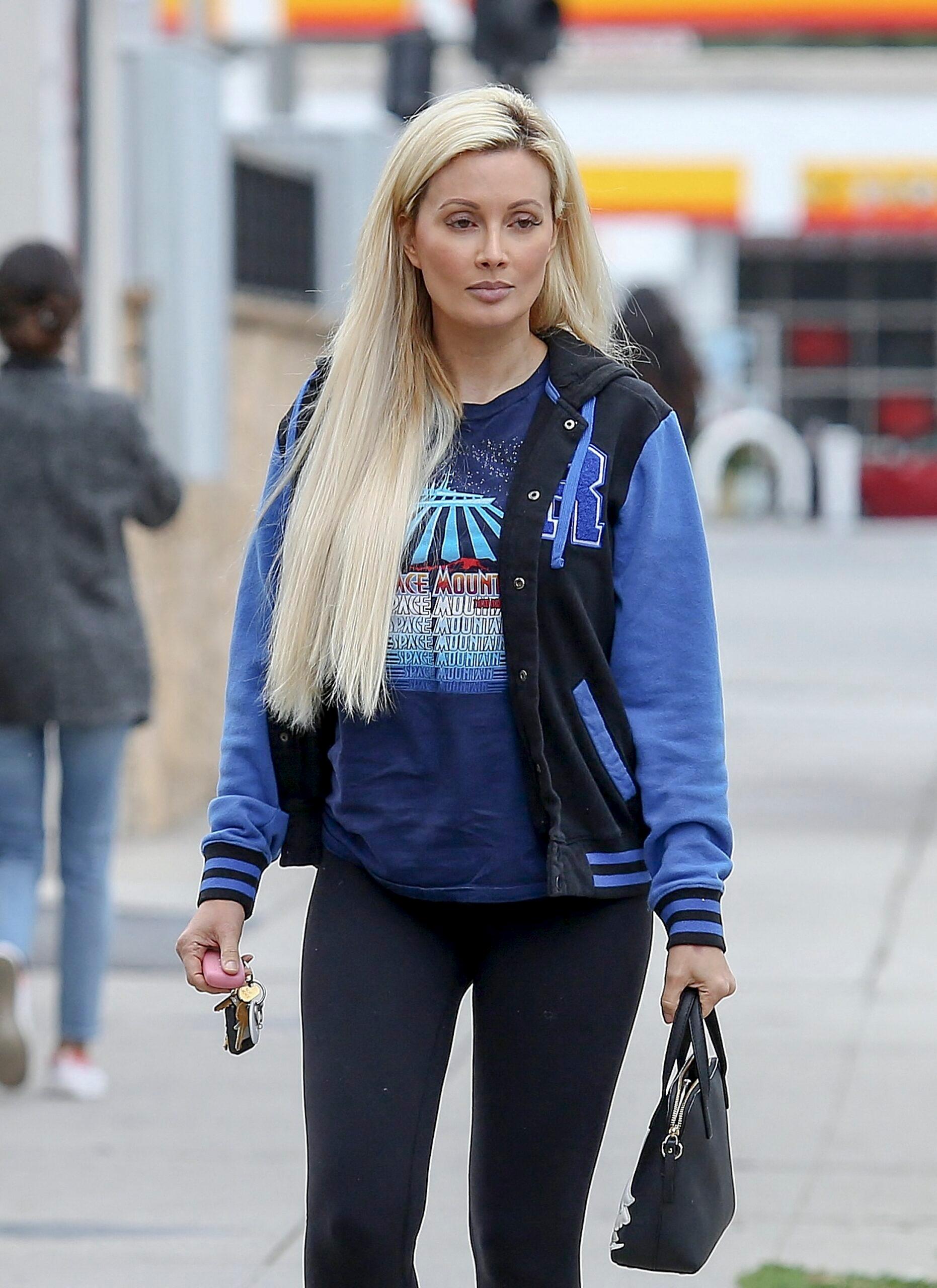 Holly Madison leaves the gym