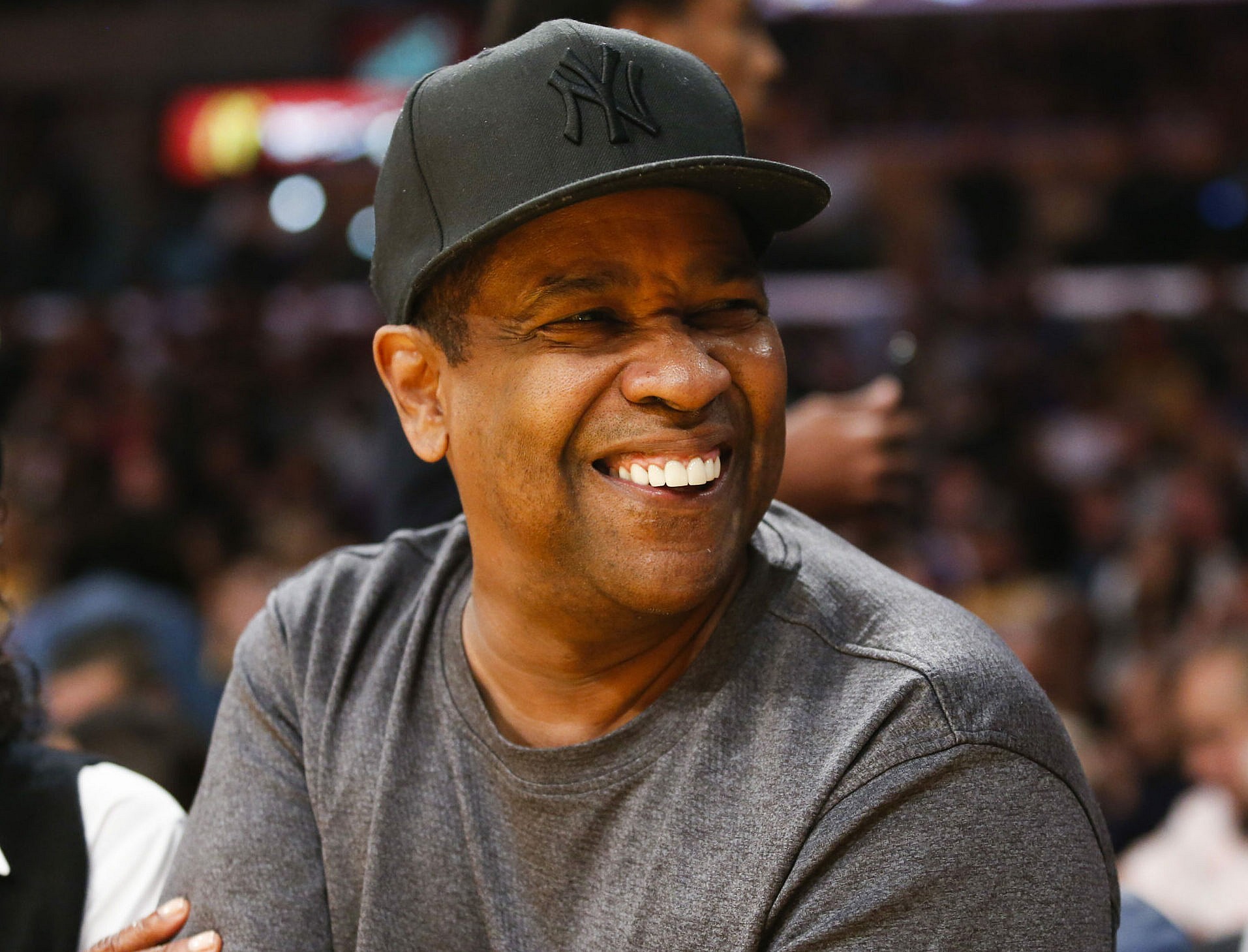 Denzel Washington at the Los Angeles Lakers game. 02 Dec 2018