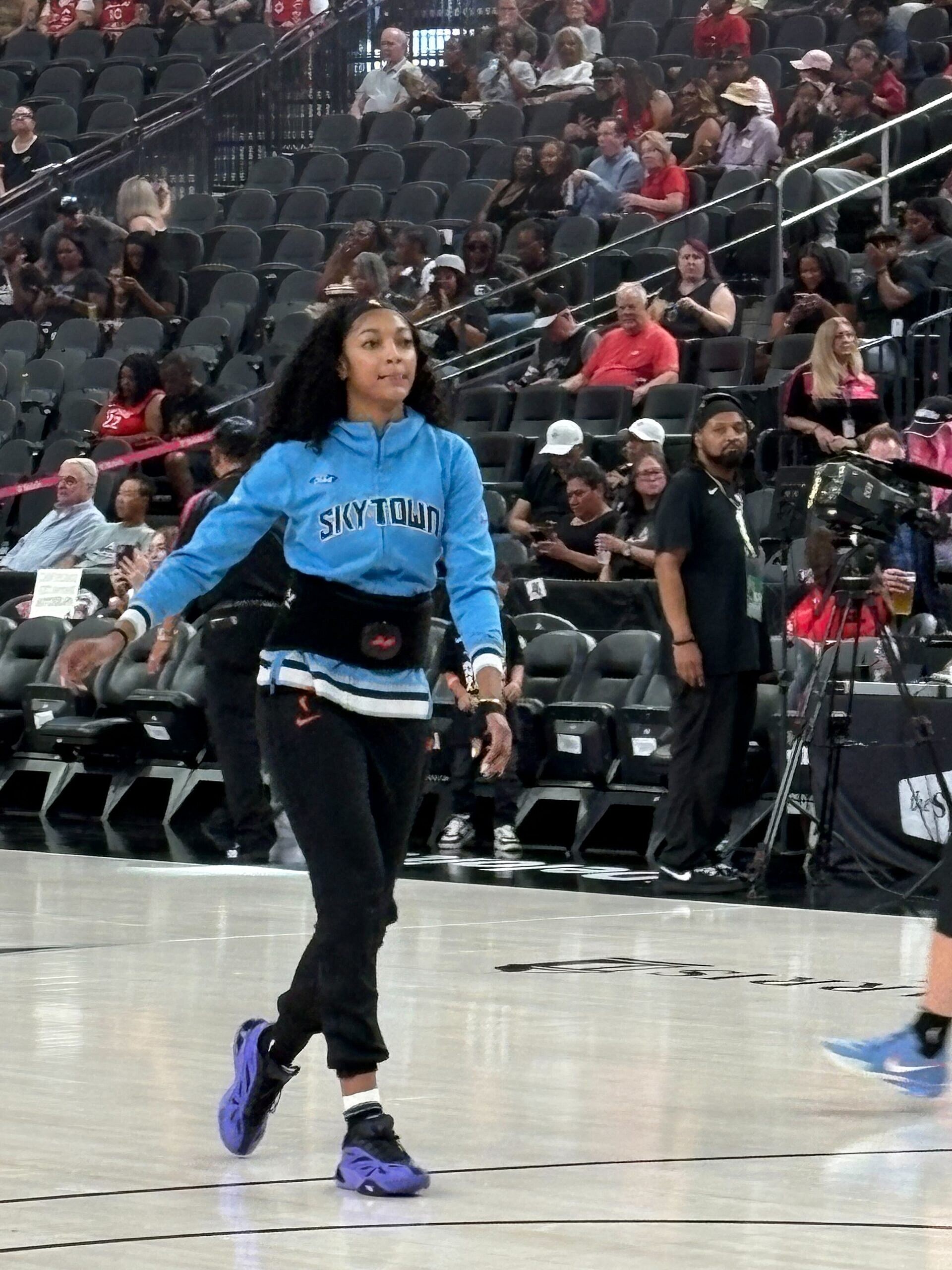 Angel Reese during the Chicago Sky vs Las Vegas Aces game.
