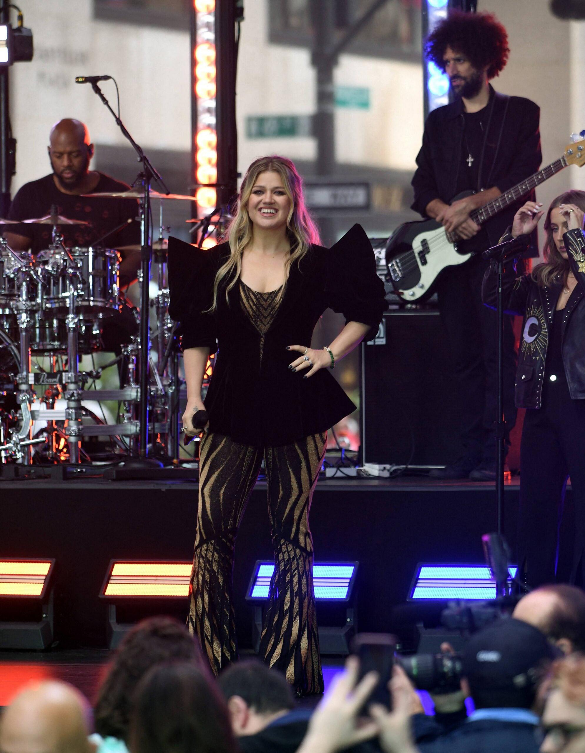Kelly Clarkson actúa en la serie de conciertos The Today Show City